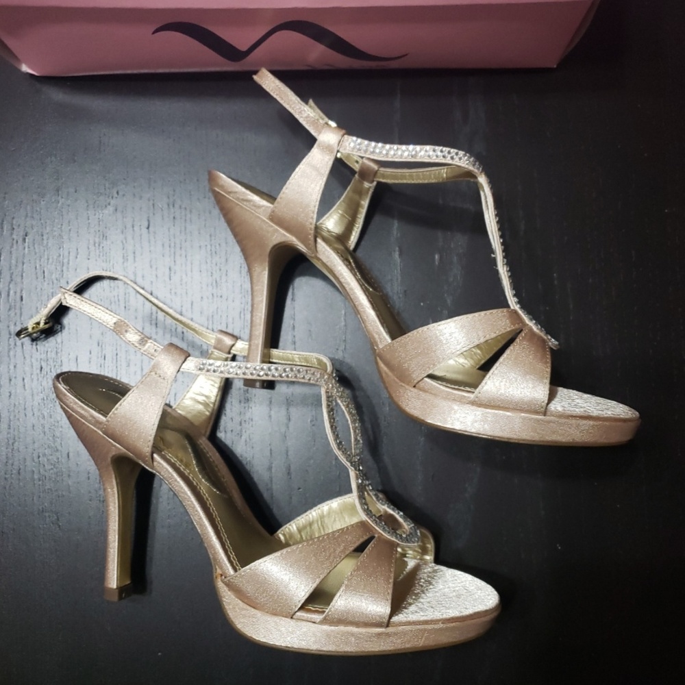 🆕️ Nina Gold Royal Satin Heels